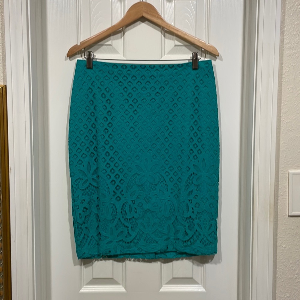 Loft skirt in size 8